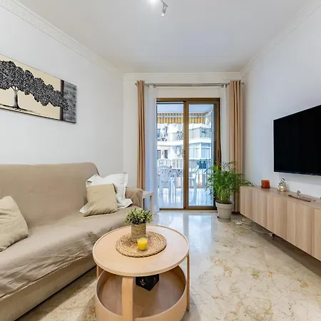 Апартаменти Beachfront In *