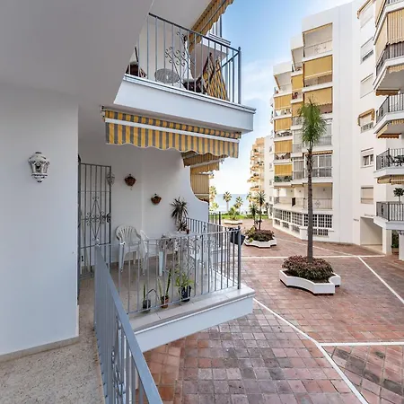 Апартаменти Beachfront In